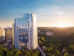 Фото багатоповерхового житлового будинку на вул. Буслівська