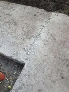 Видимі наслідки руйнування бетону