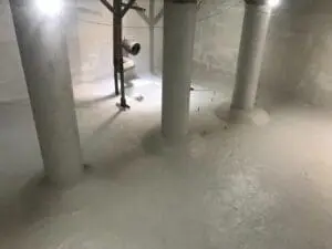 Нанесена гідроізоляція стін та підлоги резервуару всередині