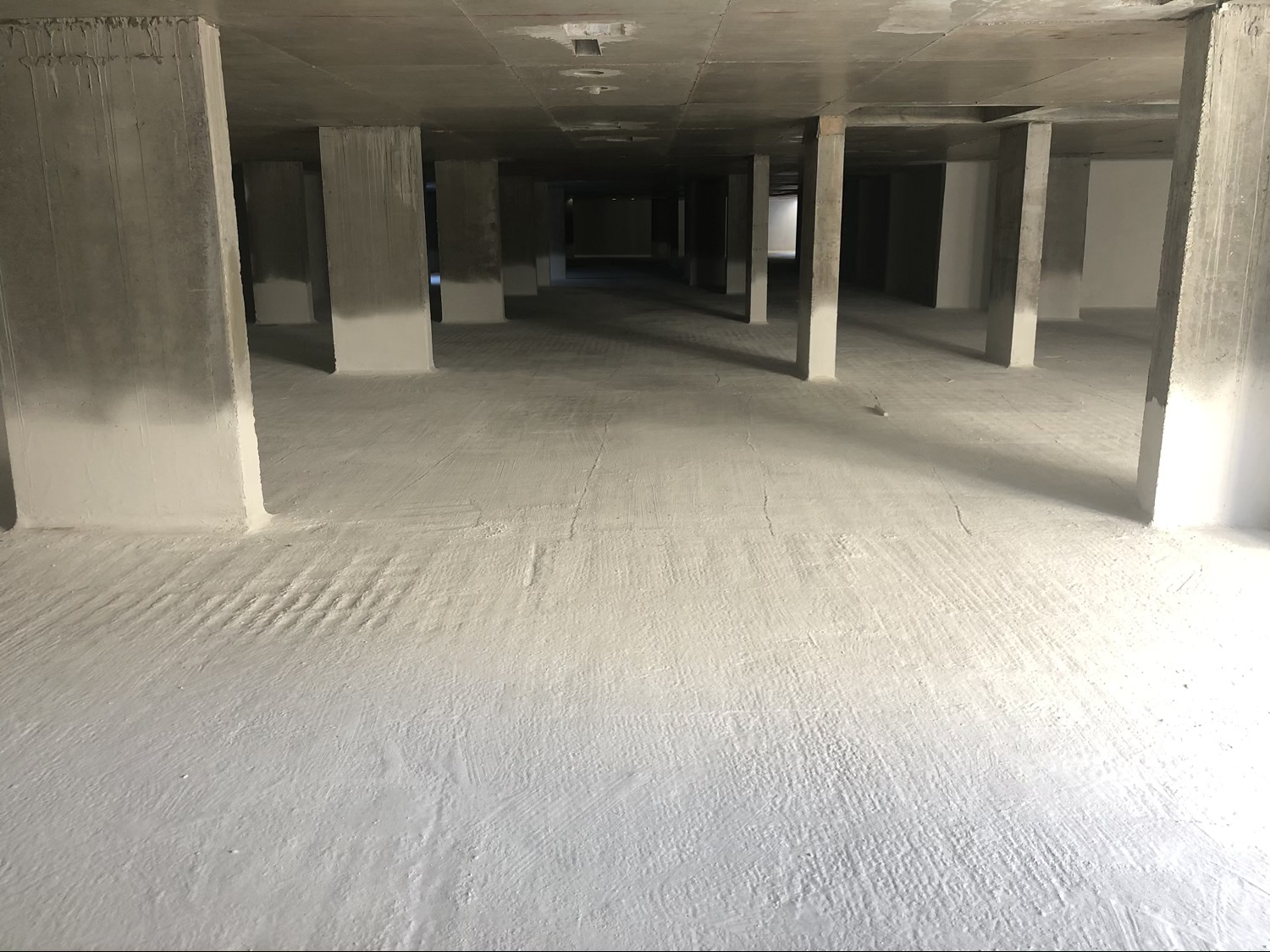 Гідроізоляція фундаментної плити обмазувальною полімерцементною сумішшю